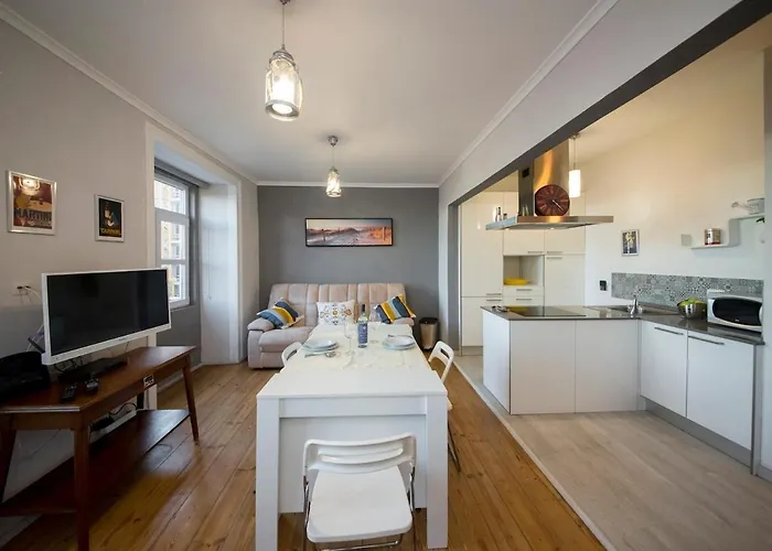 Captain House, Amazing In Santos * Lisbona