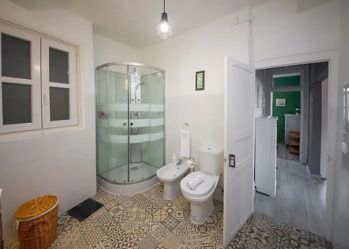 Captain House, Amazing In Santos